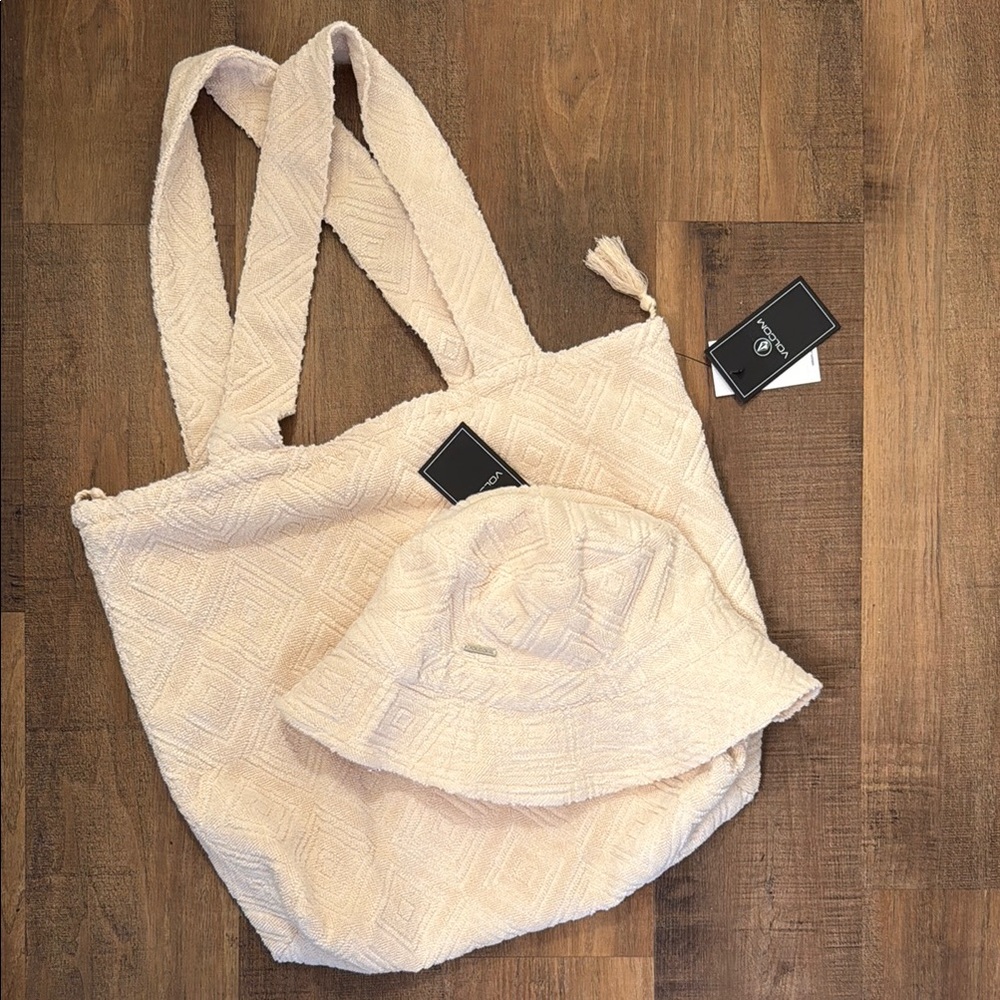 Volcom Cream Tote and Hat Set